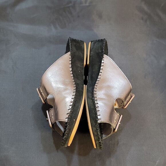 LA PLUME JEN WOMEN'S  ADJUSTABLE BUCKLE STRAP SANDALS - Picture 14 of 16